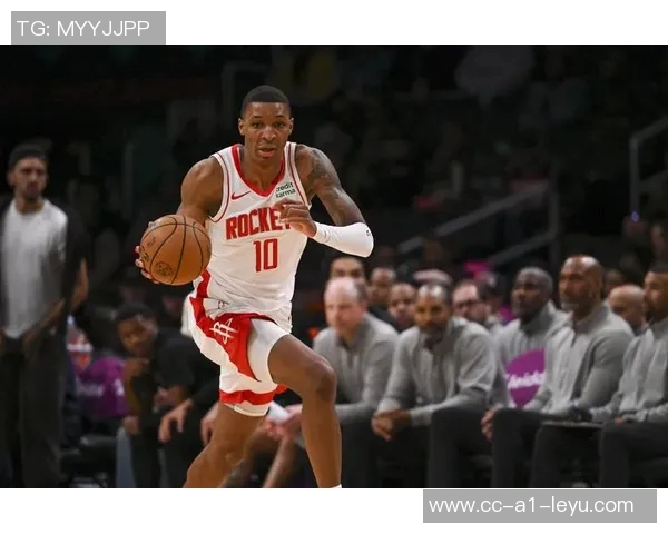 小贾巴里专注身体训练坚信团队合作与成长的重要性